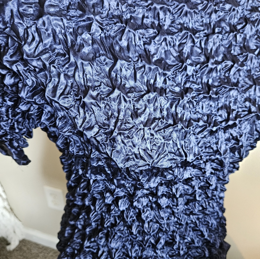 Vintage Elegant Navy Blue Crinkle/ Bubble Top One Size - Picture 9 of 10
